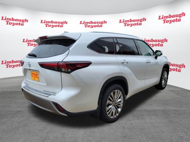 2025 Toyota Highlander Platinum AWD - 22936740 - 11