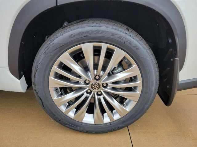 2025 Toyota Highlander Platinum AWD - 22936740 - 13