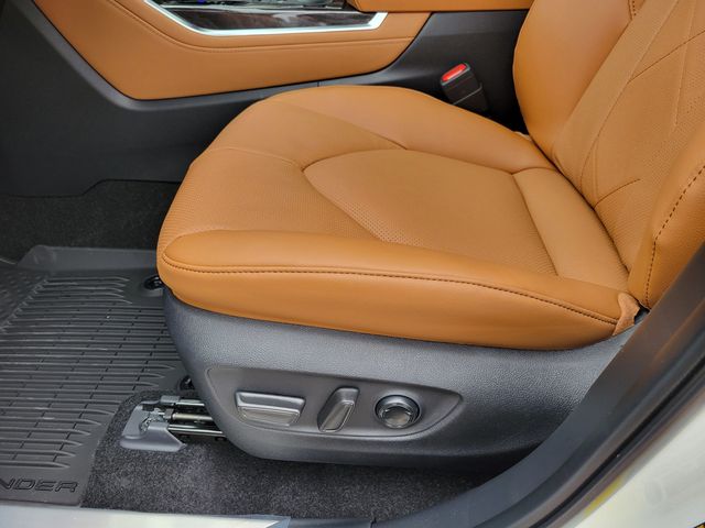 2025 Toyota Highlander Platinum AWD - 22936740 - 4
