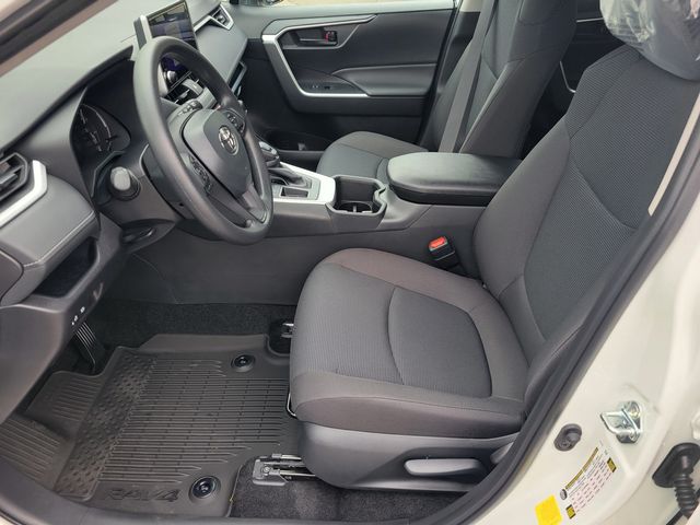 2025 Toyota RAV4 LE FWD - 22952024 - 3