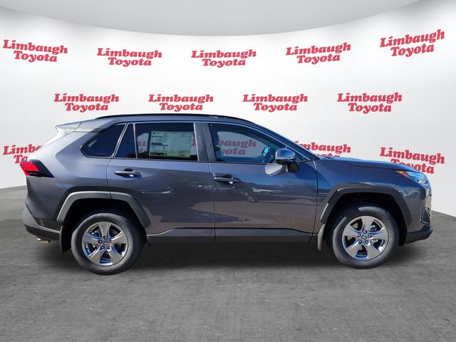 2025 Toyota RAV4 XLE FWD - 22945568 - 10