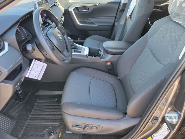 2025 Toyota RAV4 XLE FWD - 22945568 - 2