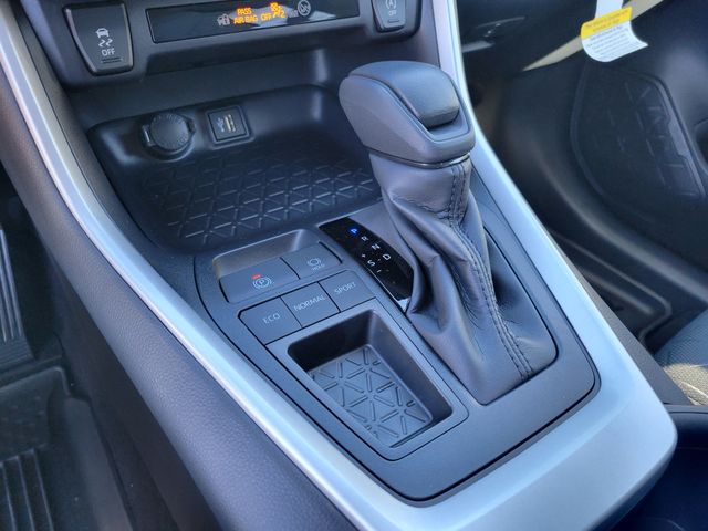 2025 Toyota RAV4 XLE FWD - 22945568 - 4