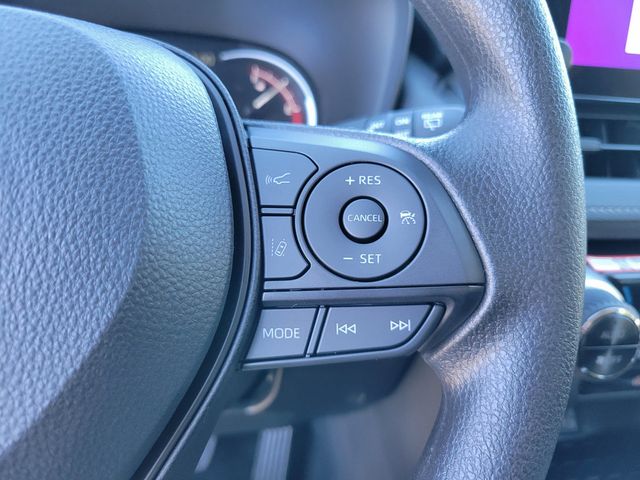 2025 Toyota RAV4 XLE FWD - 22945586 - 9