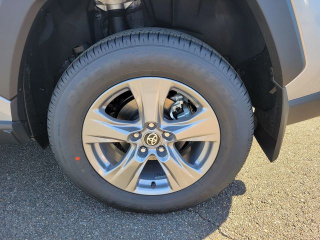 2025 Toyota RAV4 XLE FWD - 22946108 - 14