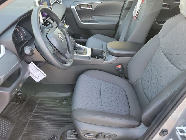 2025 Toyota RAV4 XLE FWD - 22946108 - 3