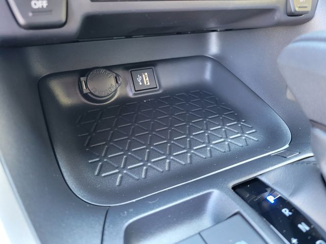 2025 Toyota RAV4 XLE FWD - 22946108 - 6