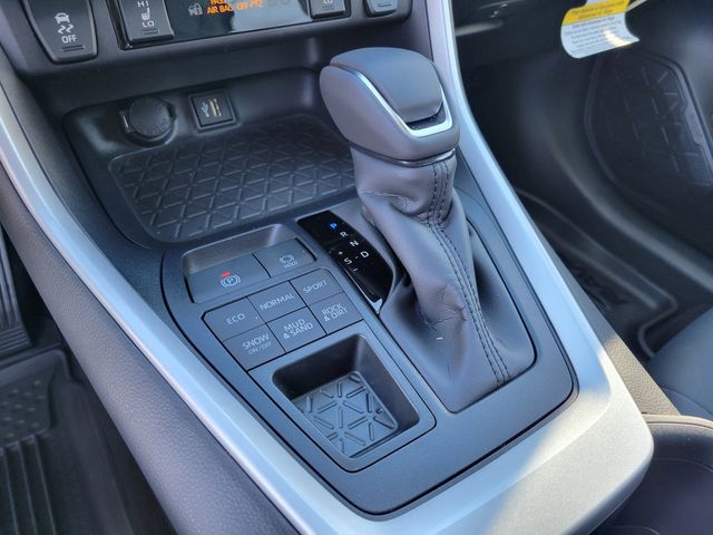 2025 Toyota RAV4 XLE Premium AWD - 22950484 - 6
