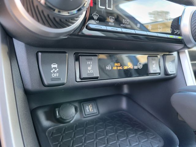 2025 Toyota RAV4 XLE Premium AWD - 22950484 - 8
