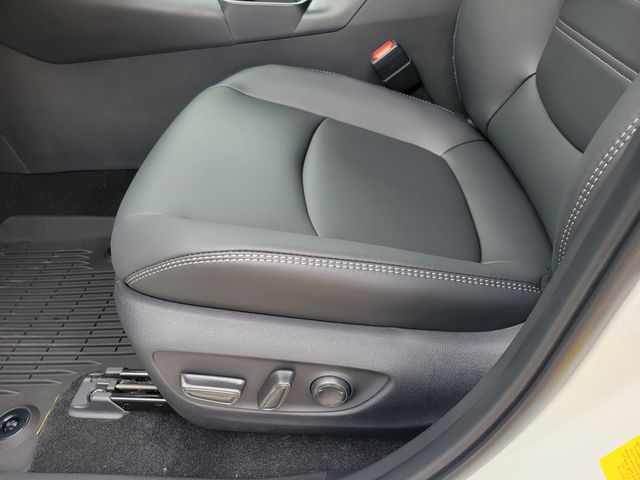 2025 Toyota RAV4 XLE Premium FWD - 22940133 - 4