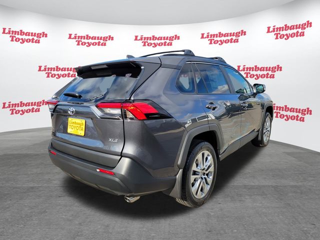 2025 Toyota RAV4 XLE Premium FWD - 22940137 - 12