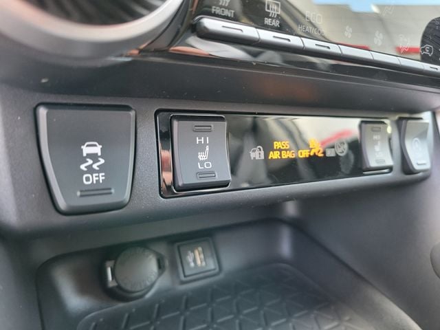 2025 Toyota RAV4 XLE Premium FWD - 22940137 - 6