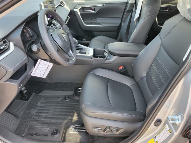 2025 Toyota RAV4 XLE Premium FWD - 22945571 - 3
