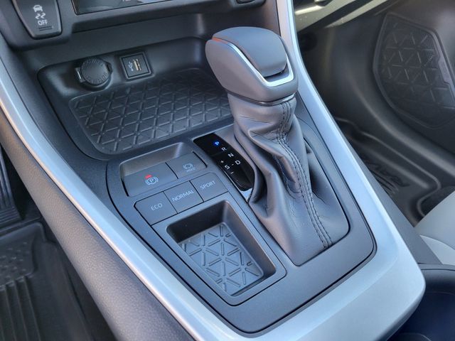 2025 Toyota RAV4 XLE Premium FWD - 22950474 - 6