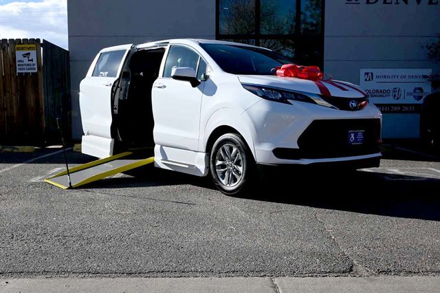 2025 Toyota Sienna LE AWD 8-Passenger - 22951136 - 1