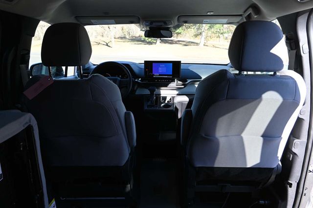 2025 Toyota Sienna LE AWD 8-Passenger - 22951136 - 20