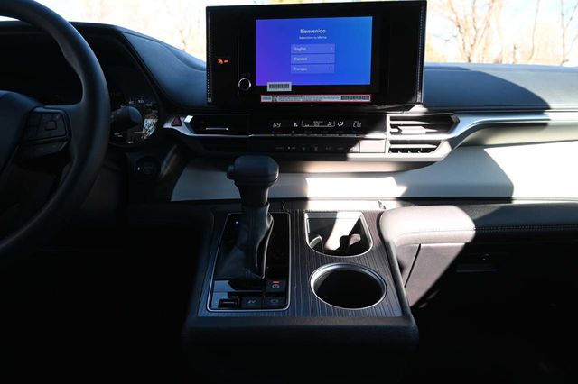 2025 Toyota Sienna LE AWD 8-Passenger - 22951136 - 23