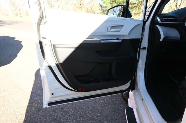 2025 Toyota Sienna LE AWD 8-Passenger - 22951136 - 29