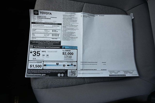 2025 Toyota Sienna LE AWD 8-Passenger - 22951136 - 37