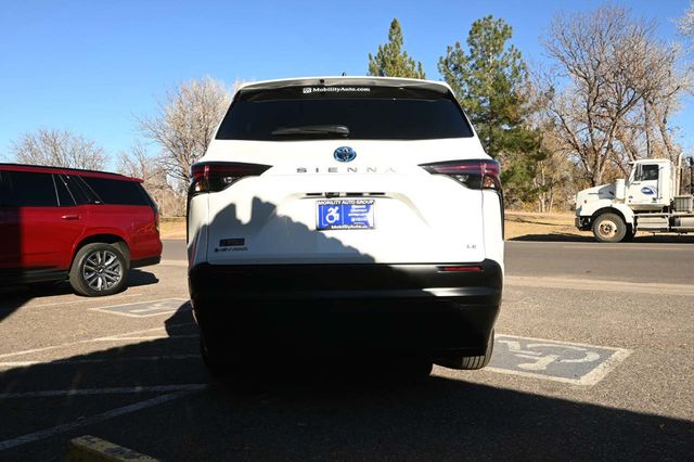 2025 Toyota Sienna LE AWD 8-Passenger - 22951136 - 6