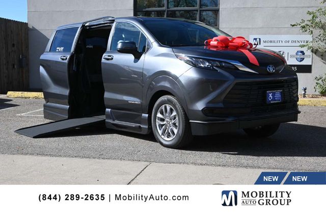 2025 Toyota Sienna LE FWD 8-Passenger - 22945229 - 0