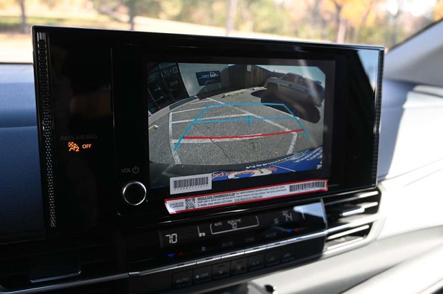 2025 Toyota Sienna LE FWD 8-Passenger - 22945229 - 35