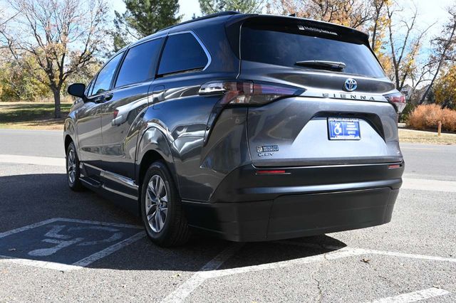 2025 Toyota Sienna LE FWD 8-Passenger - 22945229 - 7