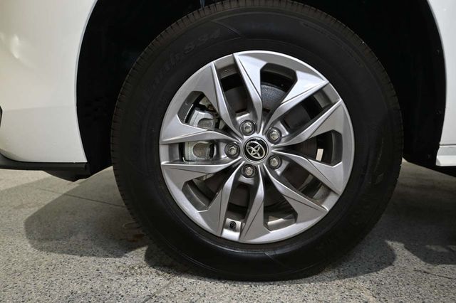 2025 Toyota Sienna LE FWD 8-Passenger - 23008612 - 11