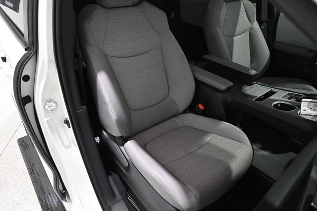 2025 Toyota Sienna LE FWD 8-Passenger - 23008612 - 15