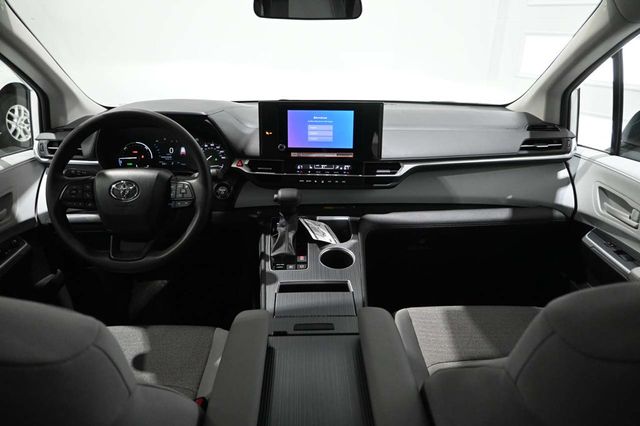 2025 Toyota Sienna LE FWD 8-Passenger - 23008612 - 20