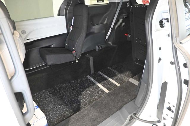 2025 Toyota Sienna LE FWD 8-Passenger - 23008612 - 24