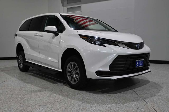 2025 Toyota Sienna LE FWD 8-Passenger - 23008612 - 2