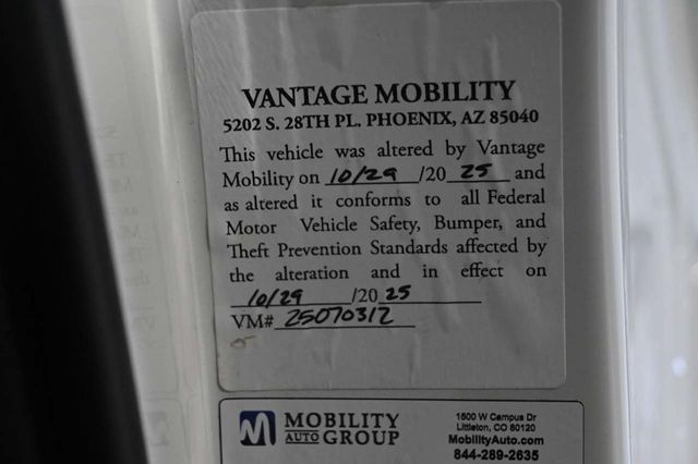 2025 Toyota Sienna LE FWD 8-Passenger - 23008612 - 30