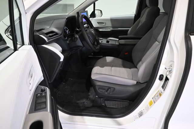 2025 Toyota Sienna LE FWD 8-Passenger - 23008613 - 12