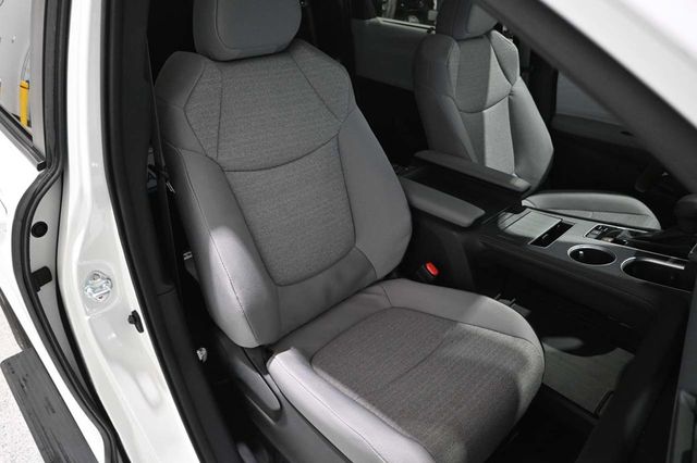 2025 Toyota Sienna LE FWD 8-Passenger - 23008613 - 13