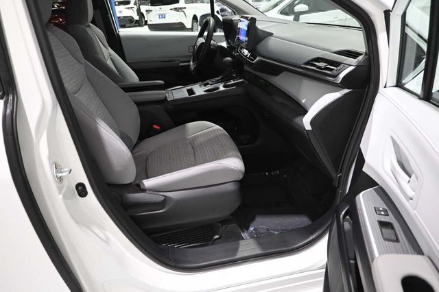 2025 Toyota Sienna LE FWD 8-Passenger - 23008613 - 14