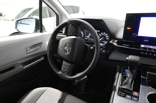 2025 Toyota Sienna LE FWD 8-Passenger - 23008613 - 22