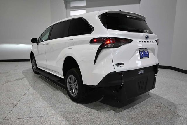2025 Toyota Sienna LE FWD 8-Passenger - 23008613 - 7