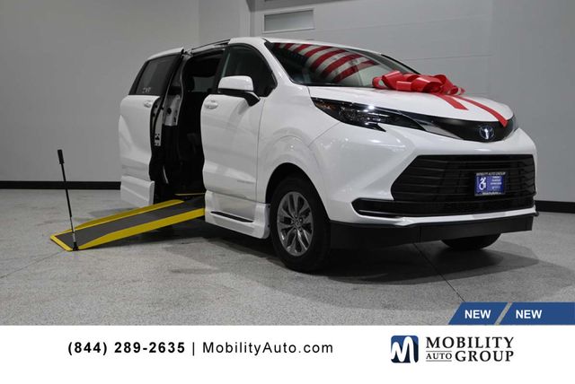 2025 Toyota Sienna LE FWD 8-Passenger - 23008614 - 0