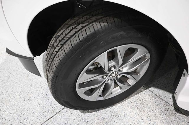 2025 Toyota Sienna LE FWD 8-Passenger - 23008614 - 10