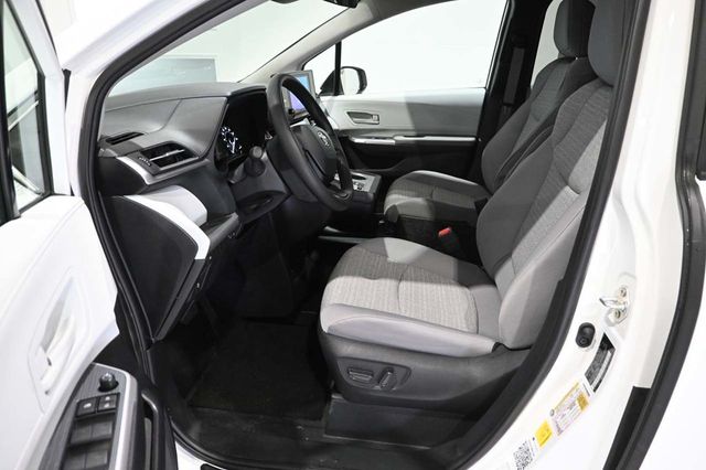 2025 Toyota Sienna LE FWD 8-Passenger - 23008614 - 12