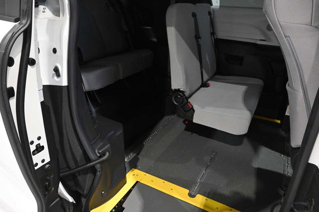 2025 Toyota Sienna LE FWD 8-Passenger - 23008614 - 17