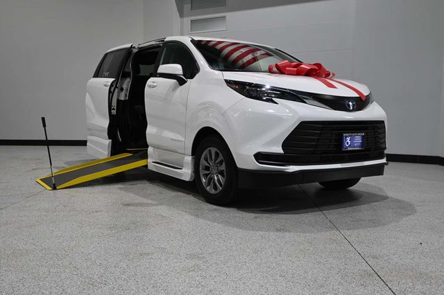 2025 Toyota Sienna LE FWD 8-Passenger - 23008614 - 1