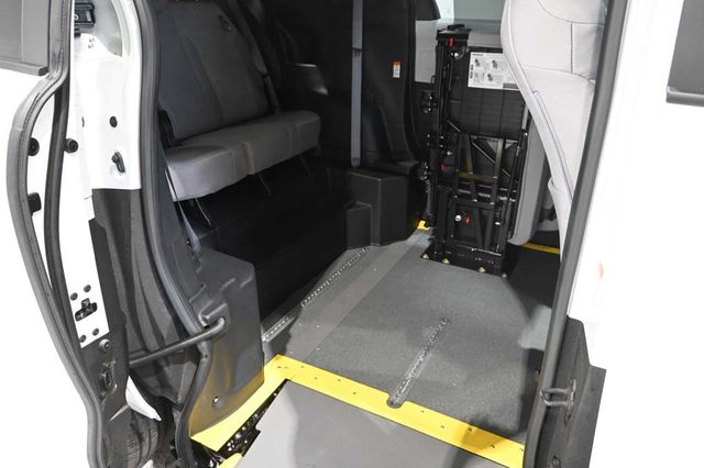 2025 Toyota Sienna LE FWD 8-Passenger - 23008614 - 19