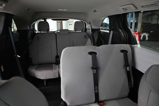 2025 Toyota Sienna LE FWD 8-Passenger - 23008614 - 22