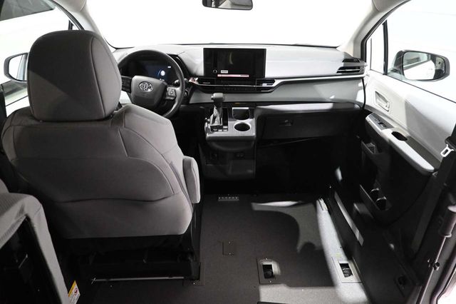 2025 Toyota Sienna LE FWD 8-Passenger - 23008614 - 23