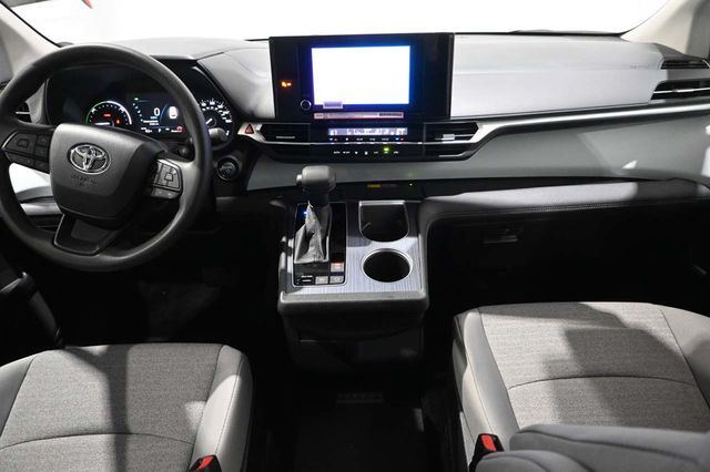 2025 Toyota Sienna LE FWD 8-Passenger - 23008614 - 24
