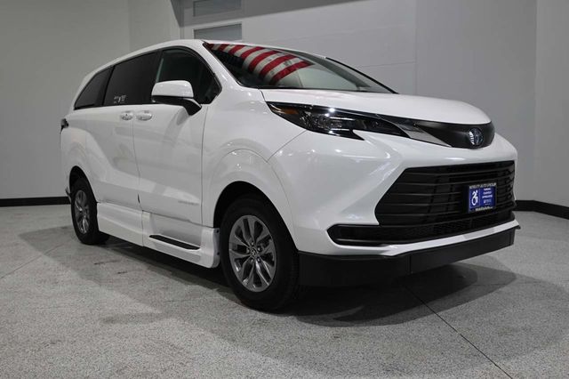 2025 Toyota Sienna LE FWD 8-Passenger - 23008614 - 2