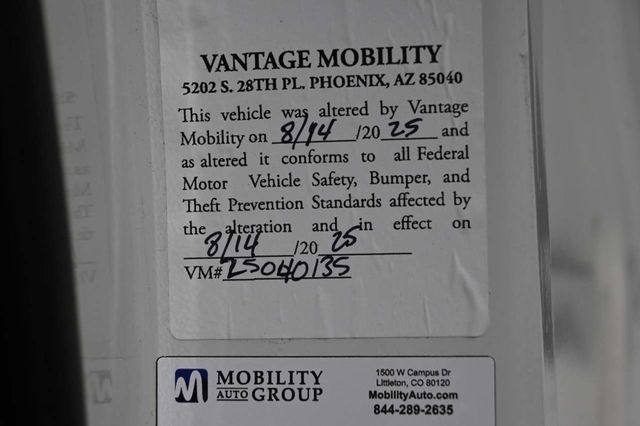 2025 Toyota Sienna LE FWD 8-Passenger - 23008614 - 36