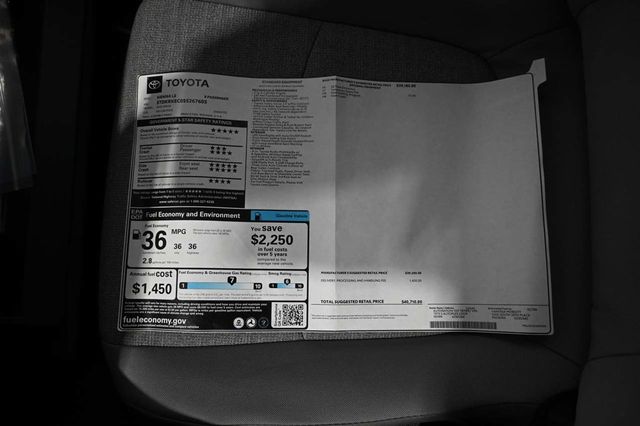 2025 Toyota Sienna LE FWD 8-Passenger - 23008614 - 40